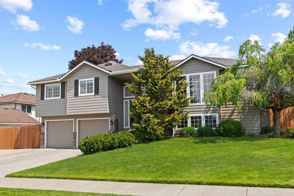 Villa Hot Tub! Sleeps 8-11Upscale Area Spokane Esterno foto