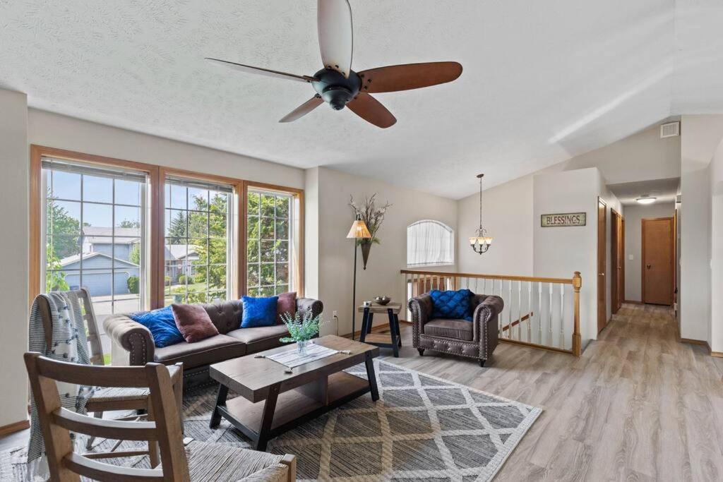 Villa Hot Tub! Sleeps 8-11Upscale Area Spokane Esterno foto