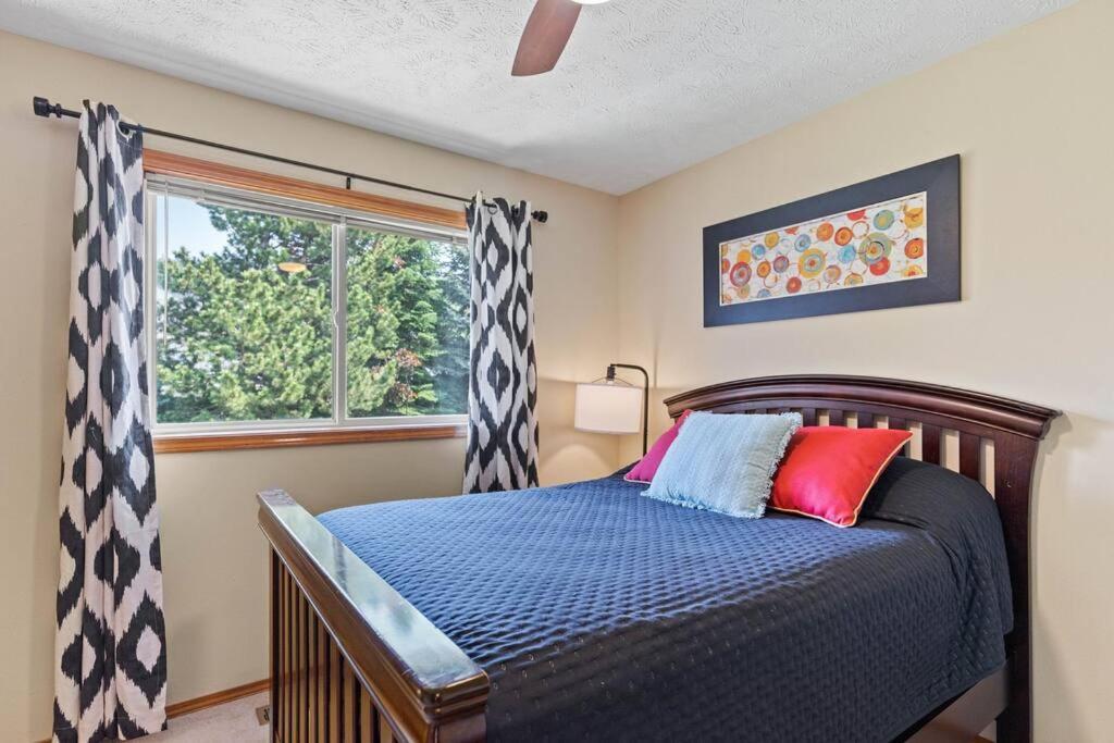 Villa Hot Tub! Sleeps 8-11Upscale Area Spokane Esterno foto