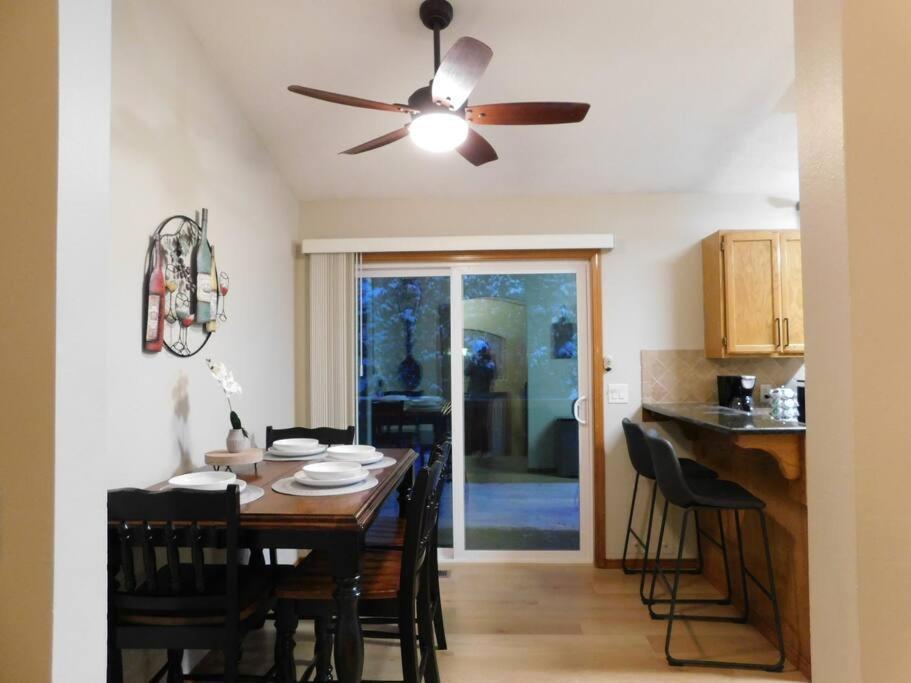 Villa Hot Tub! Sleeps 8-11Upscale Area Spokane Esterno foto