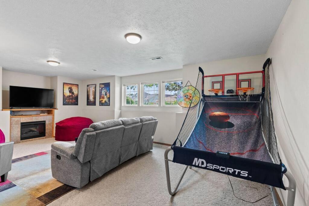 Villa Hot Tub! Sleeps 8-11Upscale Area Spokane Esterno foto