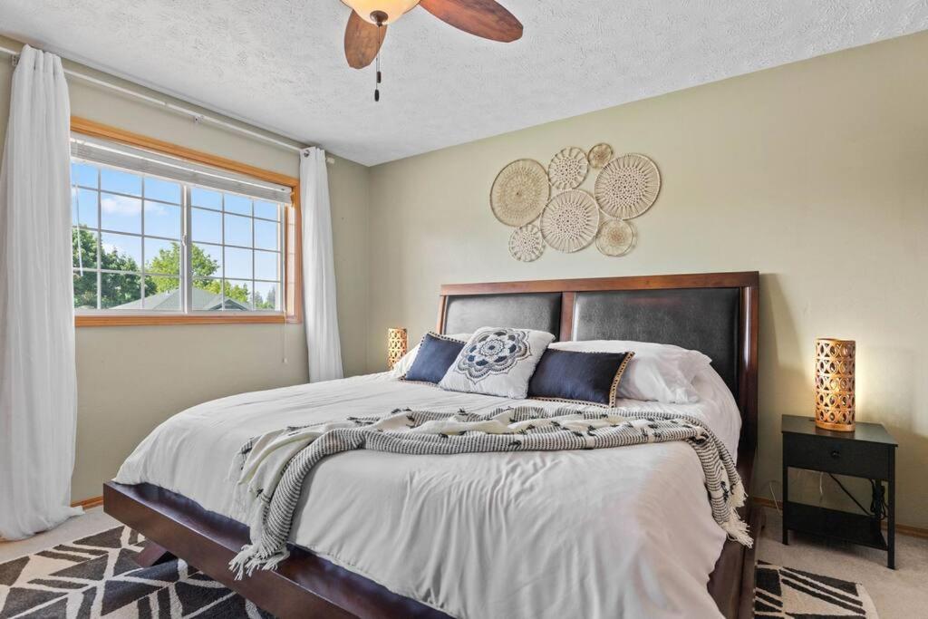 Villa Hot Tub! Sleeps 8-11Upscale Area Spokane Esterno foto
