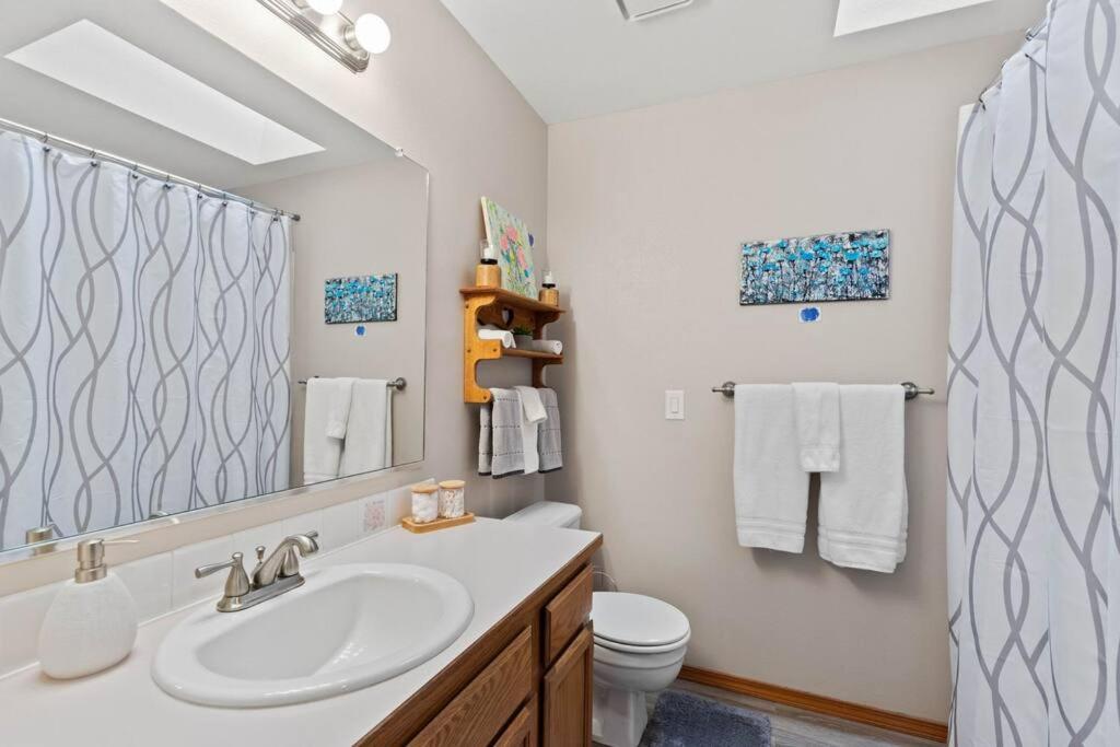 Villa Hot Tub! Sleeps 8-11Upscale Area Spokane Esterno foto