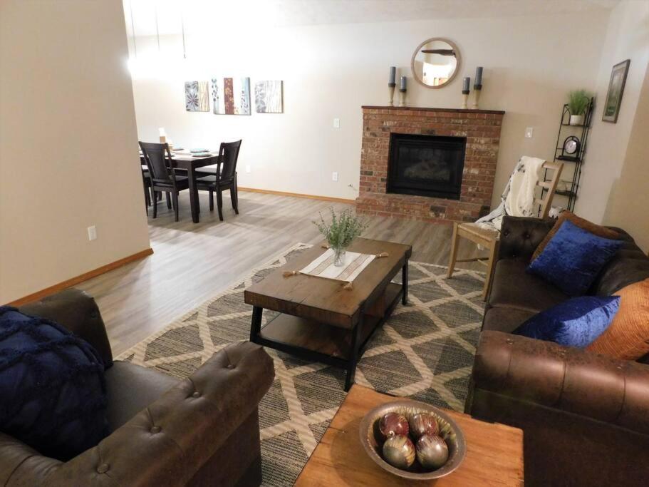 Villa Hot Tub! Sleeps 8-11Upscale Area Spokane Esterno foto